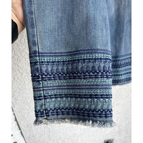 Chico’s Perfect Stretch Girlfriend Embroidered Fray Ankle Jeans- 1.5/ US 10-blue - Picture 3 of 7